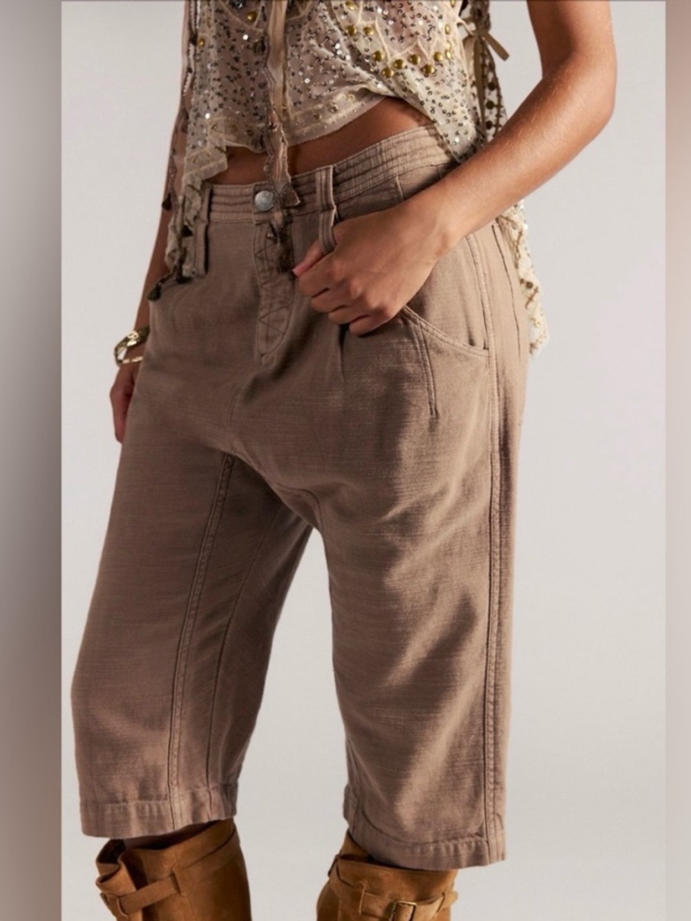 NWOT FREE PEOPLE Maven Crop in Dusted Cocoa
